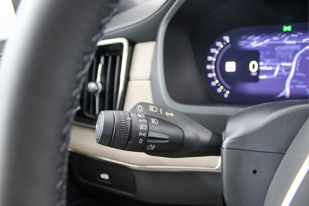 New 2026 Volvo XC90 B6 Core image 20