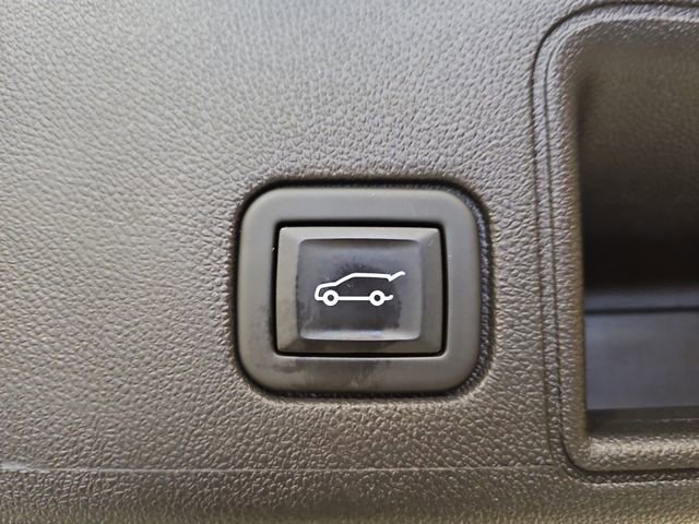 Used 2023 GMC Terrain SLE w/ Driver Convenience Package image 24