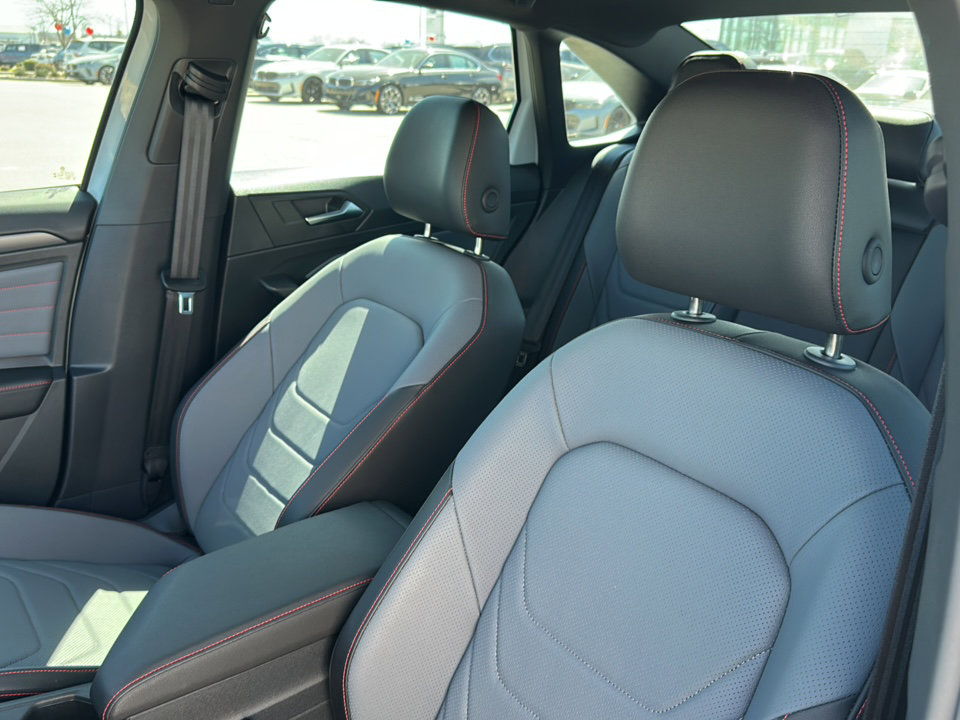 Used 2025 Volkswagen Jetta GLI Autobahn image 14