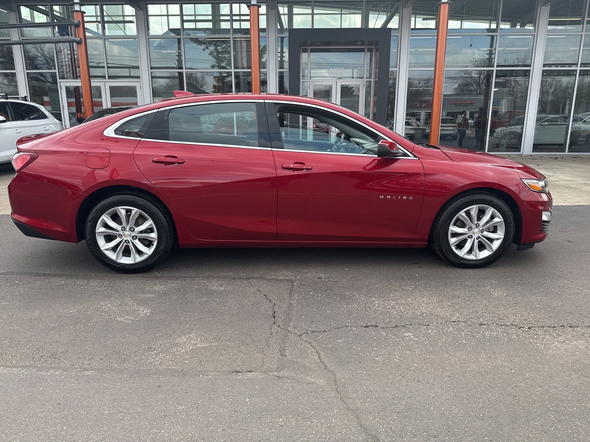 Used 2021 Chevrolet Malibu LT image 1