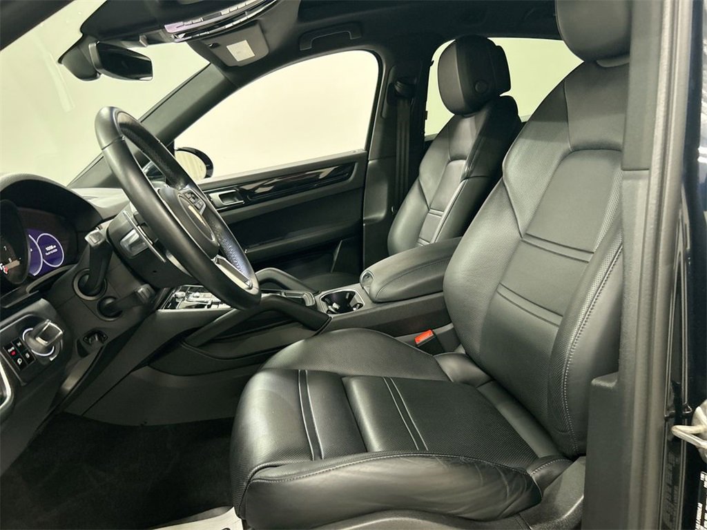 Certified 2021 Porsche Cayenne Coupe image 10