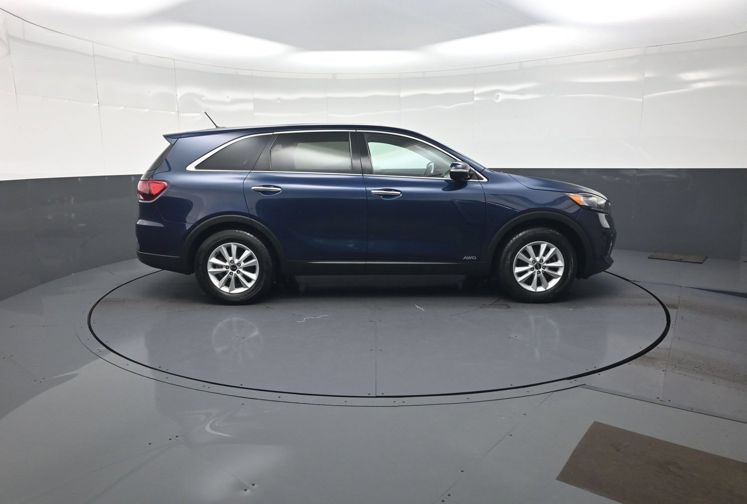 Used 2019 Kia Sorento AWD image 2