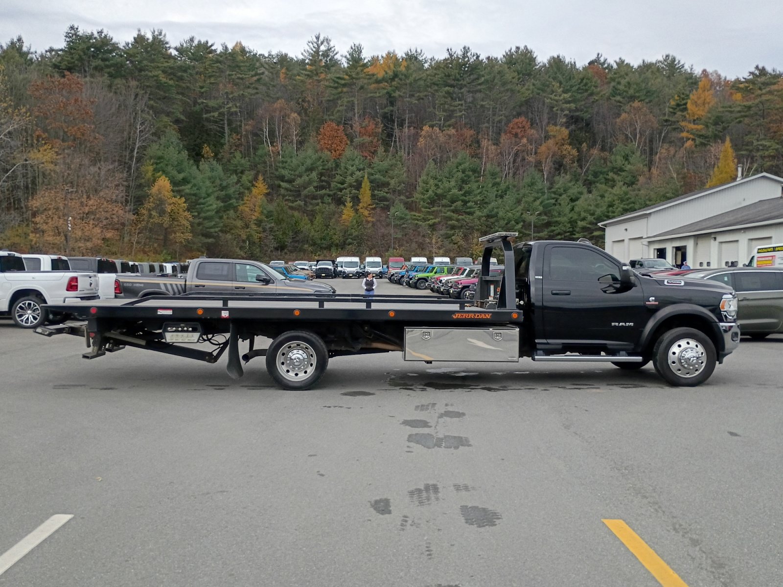Used 2024 RAM 5500 SLT w/ Quick Order Package 2YG SLT AWD/4WD image 7