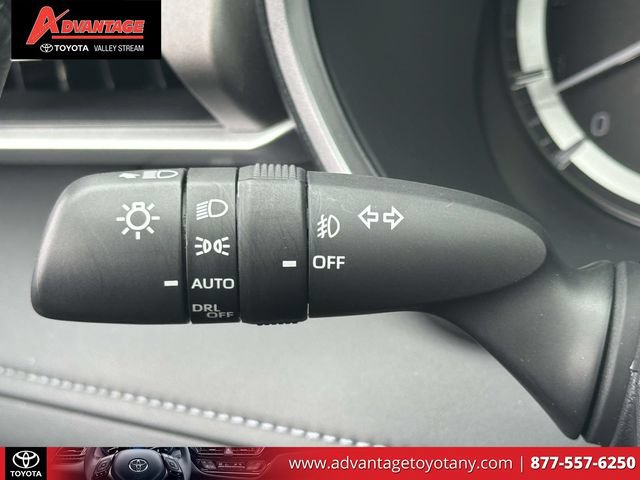 Used 2024 Toyota Highlander XLE AWD/4WD image 31
