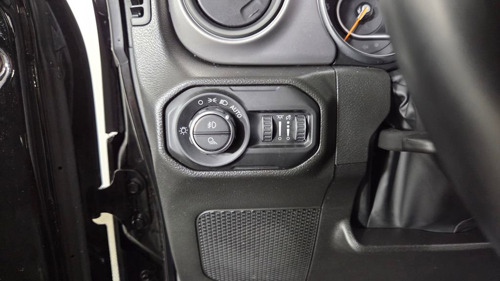 Used 2022 Jeep Gladiator Willys image 17