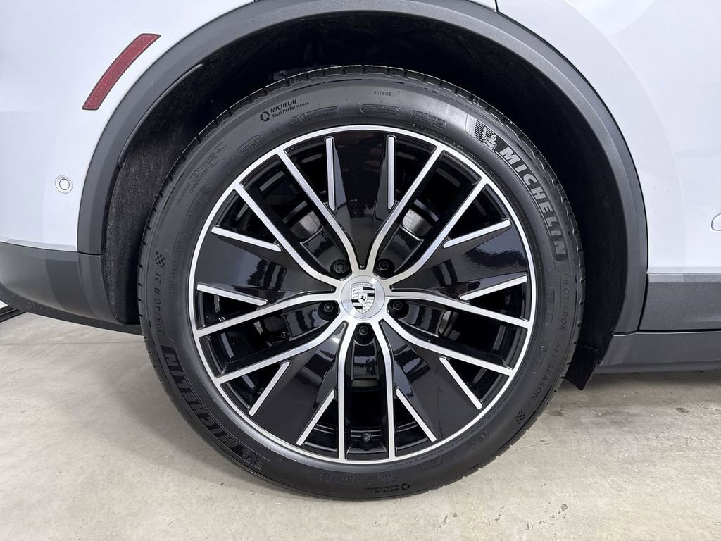 New 2026 Porsche Macan 4 Electric AWD/4WD image 16