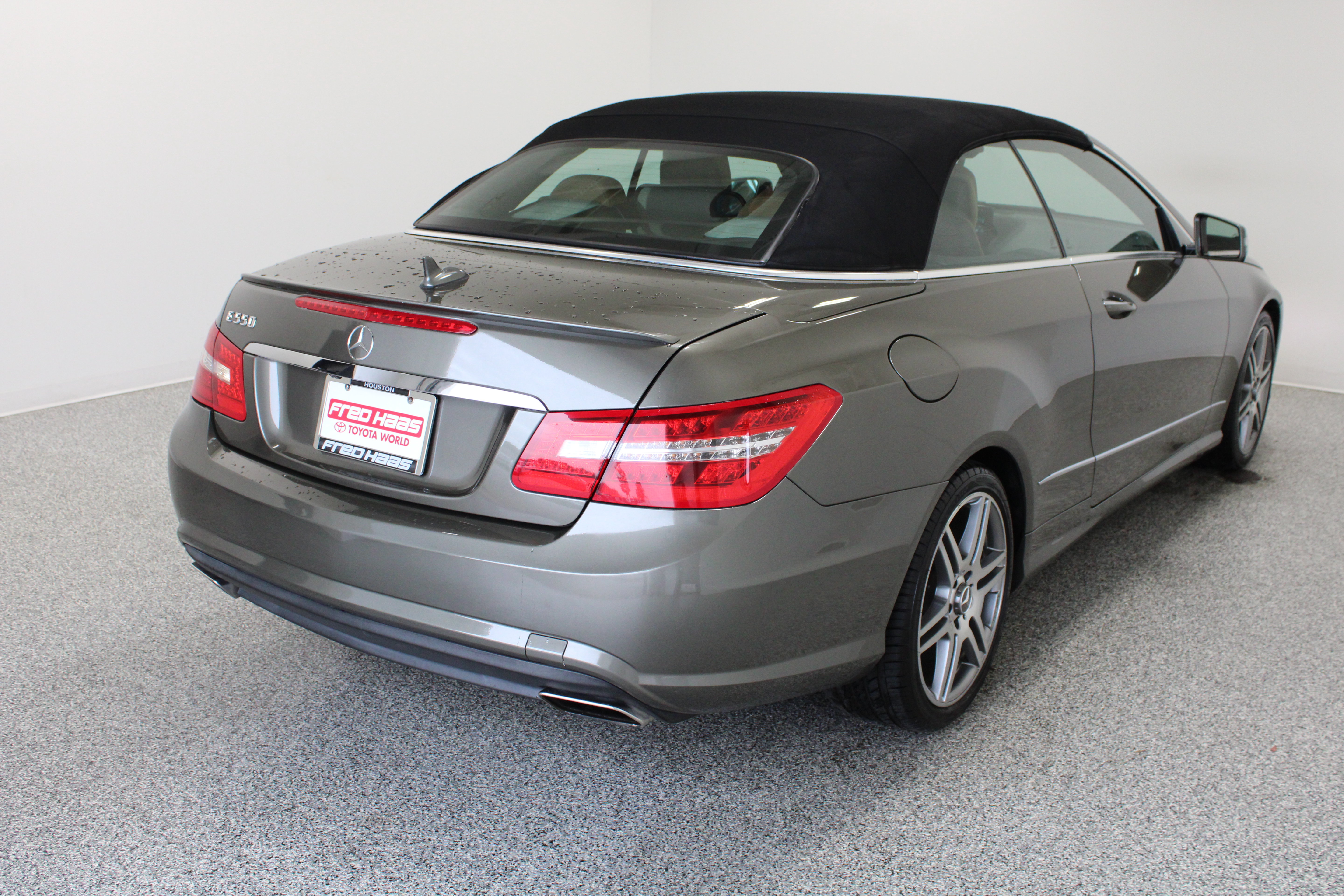 Used 2011 Mercedes-Benz E 550 Cabriolet image 7