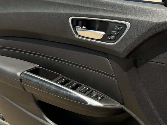 Used 2018 Acura TLX FWD image 25