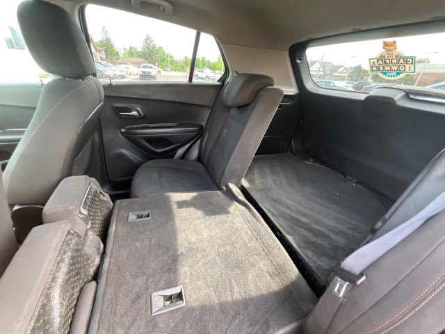 Used 2020 Chevrolet Trax LS w/ Tint and Cruise Package FWD image 28