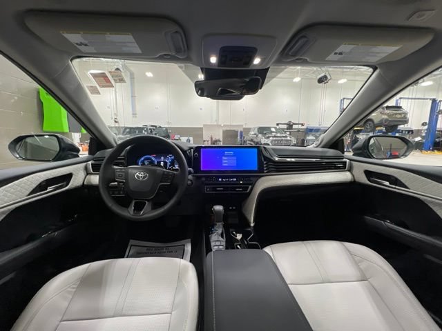 Used 2025 Toyota Camry XLE w/ Premium Plus Package AWD/4WD image 5