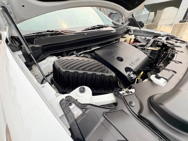 Used 2021 Chevrolet Traverse LS AWD/4WD image 34