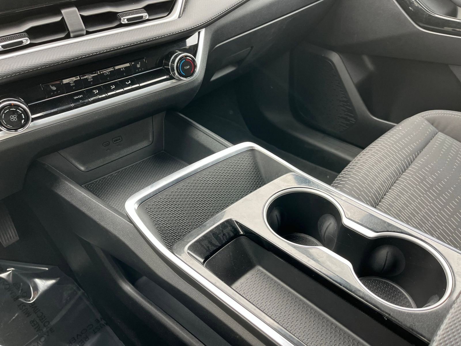 Used 2025 Chevrolet Equinox LT image 40