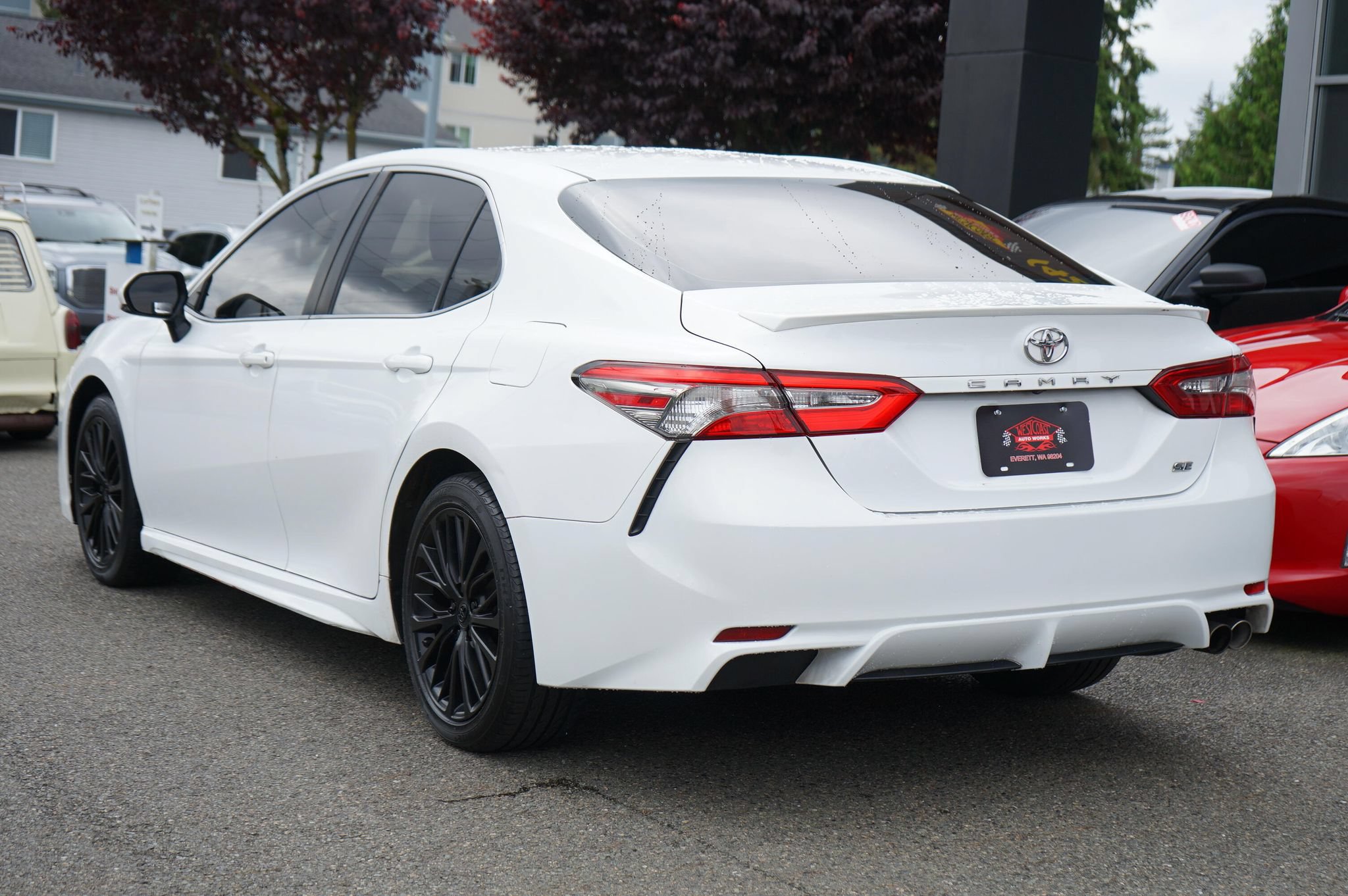 Used 2018 Toyota Camry SE w/ Convenience Package FWD image 3