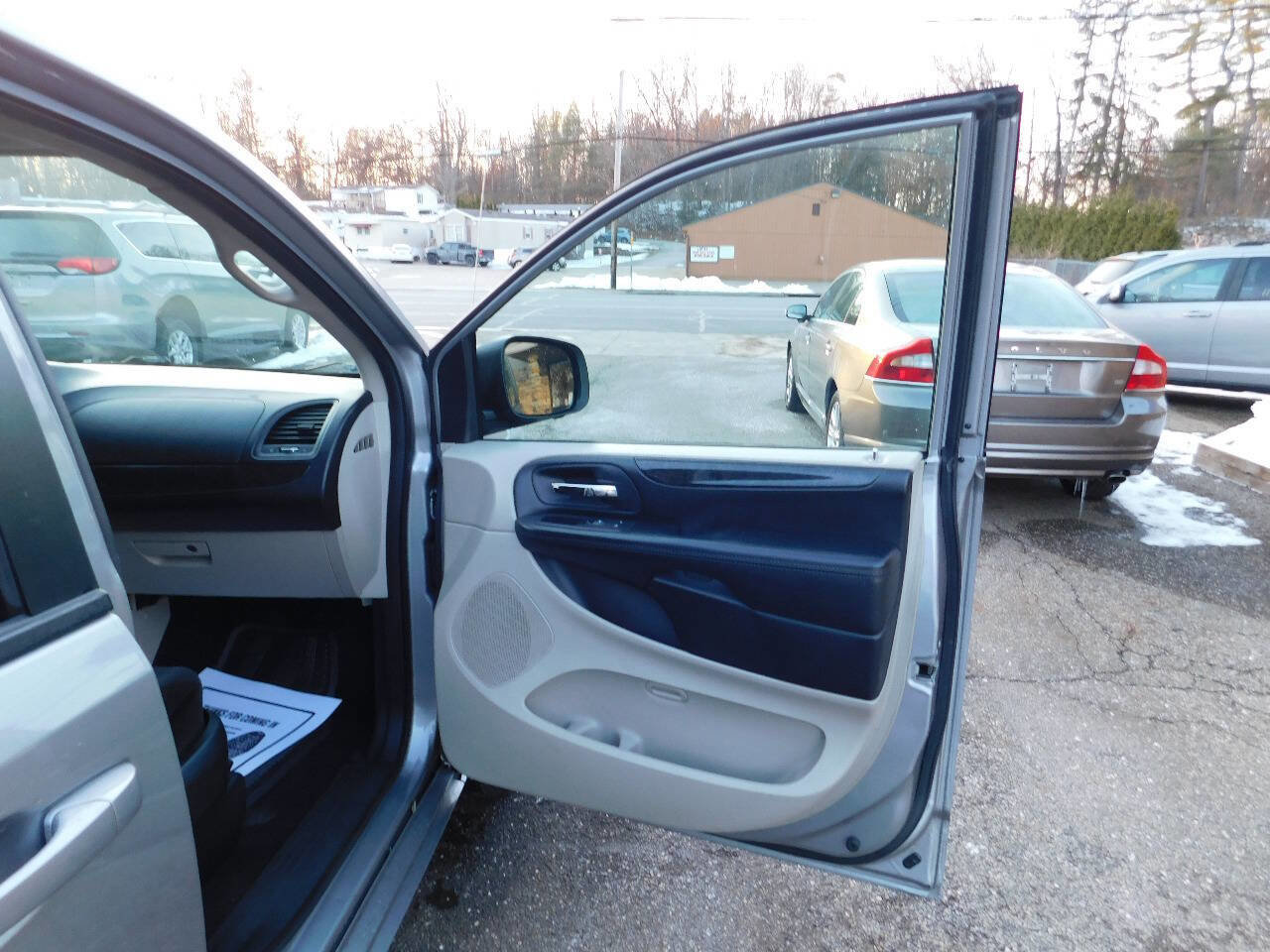 Used 2017 Dodge Grand Caravan SE w/ Power Window Group image 24