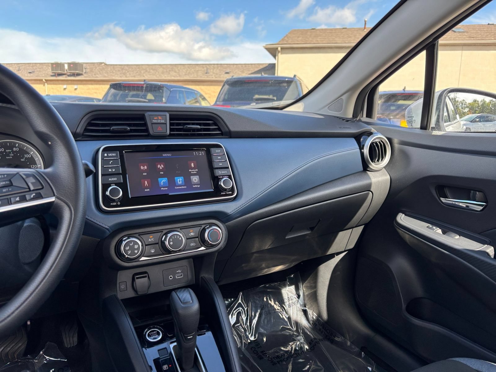Used 2025 Nissan Versa SV FWD image 32