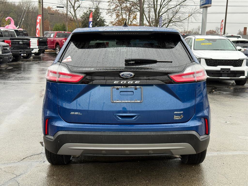 Used 2024 Ford Edge SEL w/ Convenience Package image 3