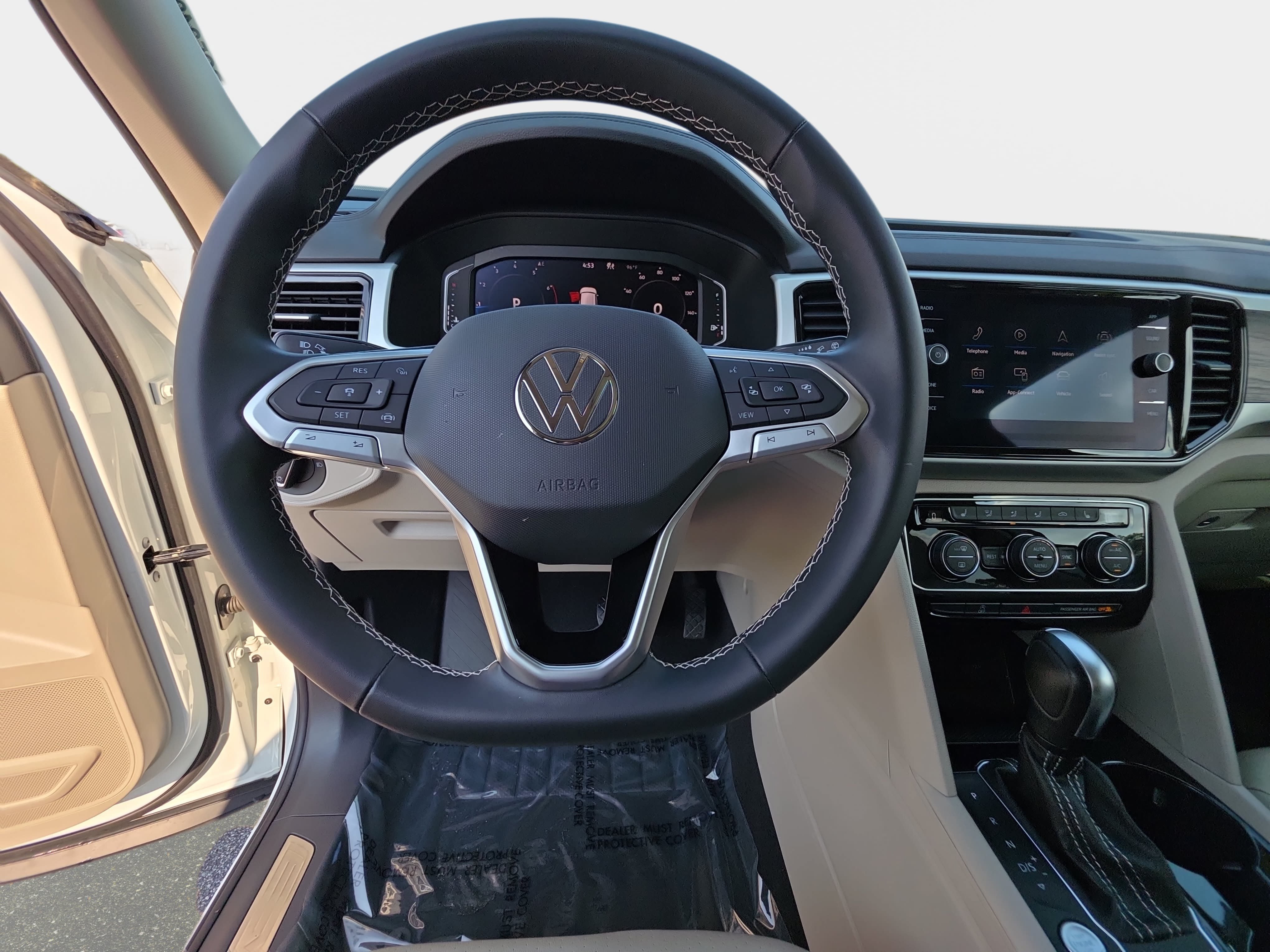 Used 2023 Volkswagen Atlas SE w/ Panoramic Sunroof Package AWD/4WD image 18