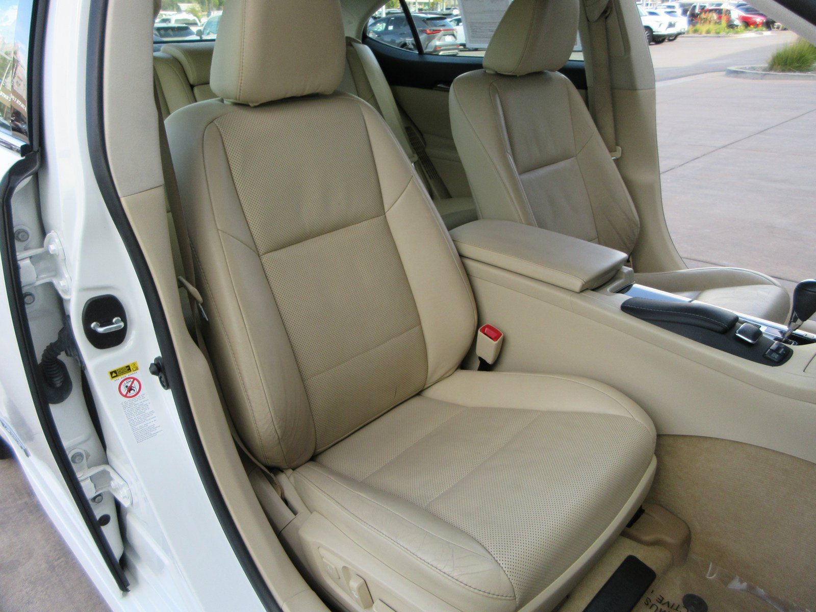 Used 2013 Lexus ES 300h w/ Luxury Pkg FWD image 24