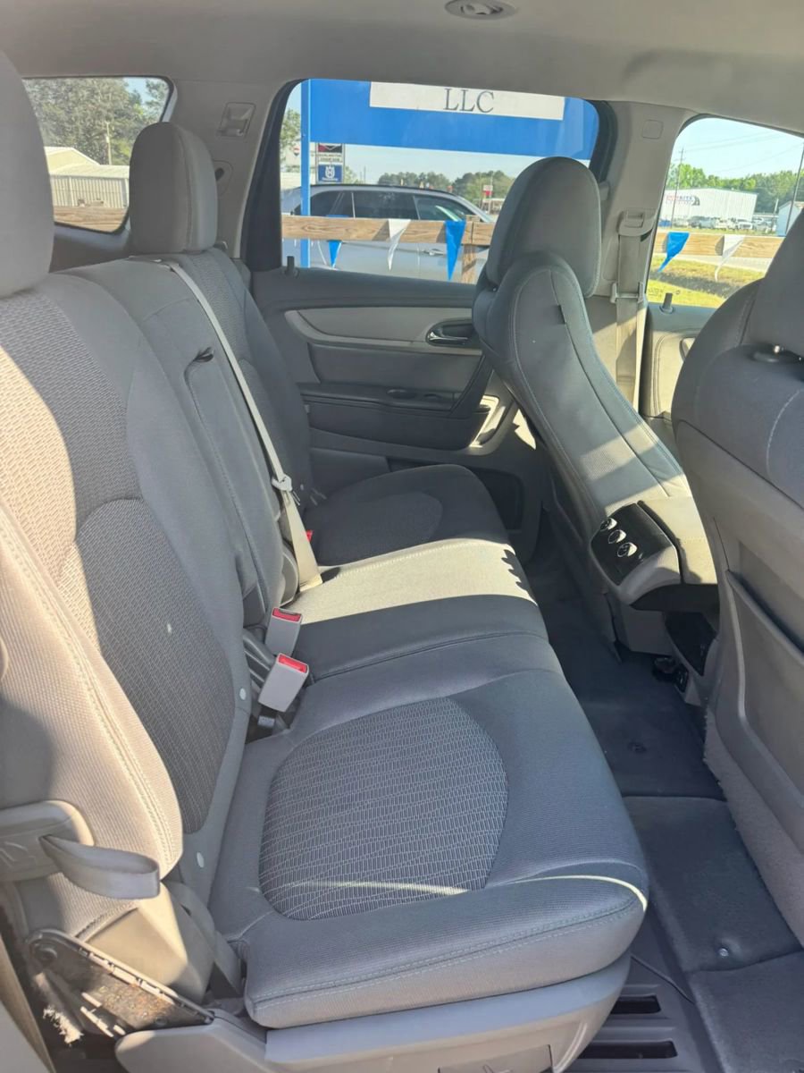 Used 2017 Chevrolet Traverse LS FWD image 16