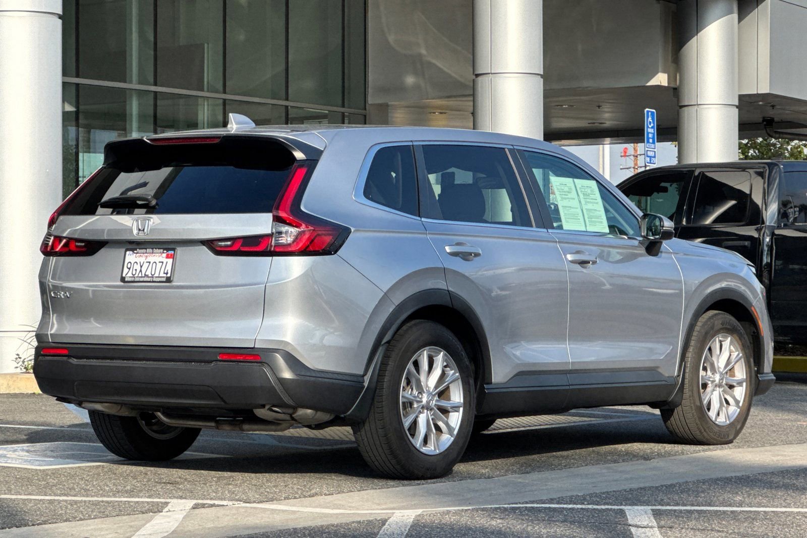 Used 2023 Honda CR-V EX image 4