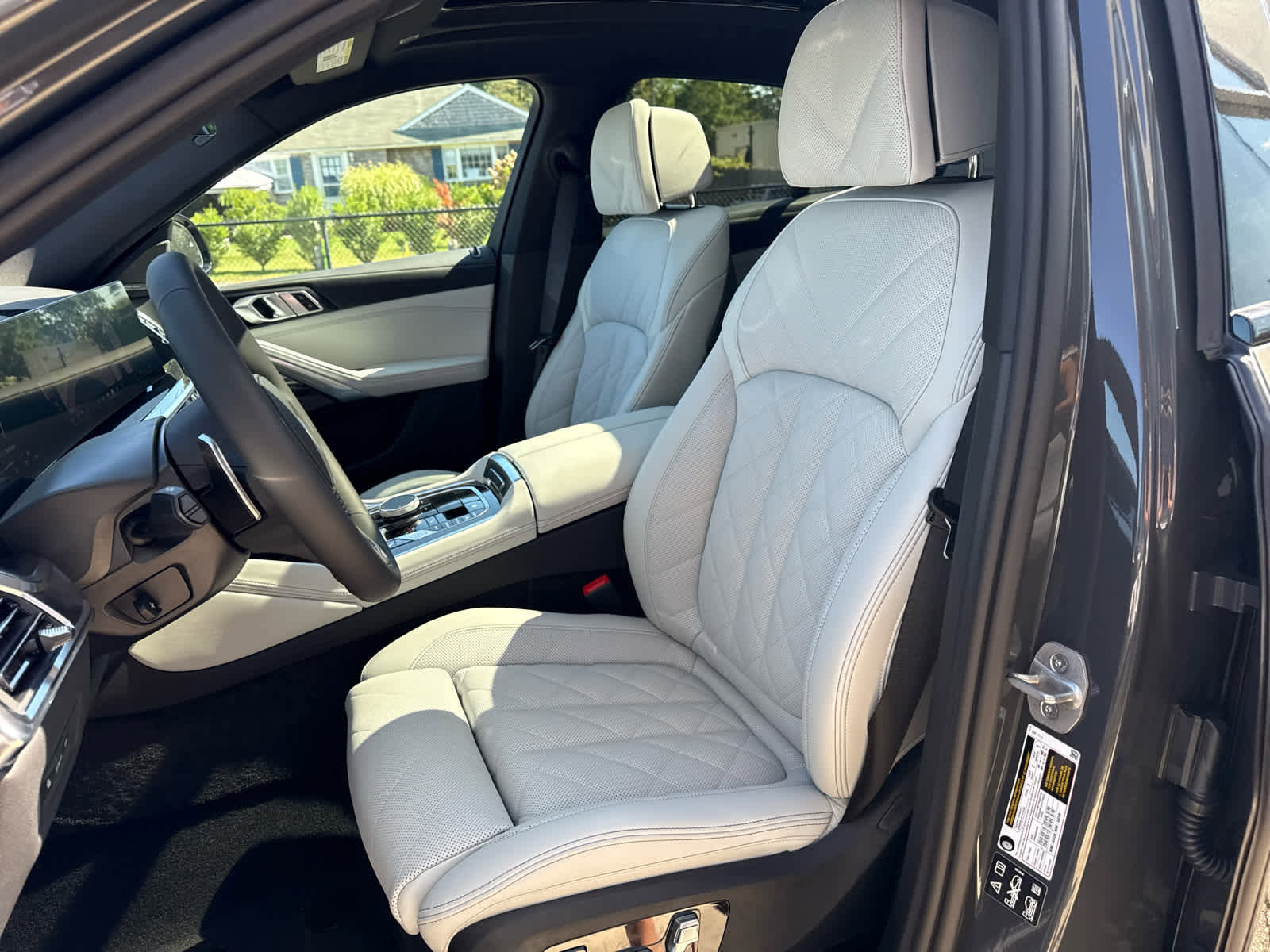 New 2026 BMW X6 xDrive40i w/ Climate Comfort Package image 12