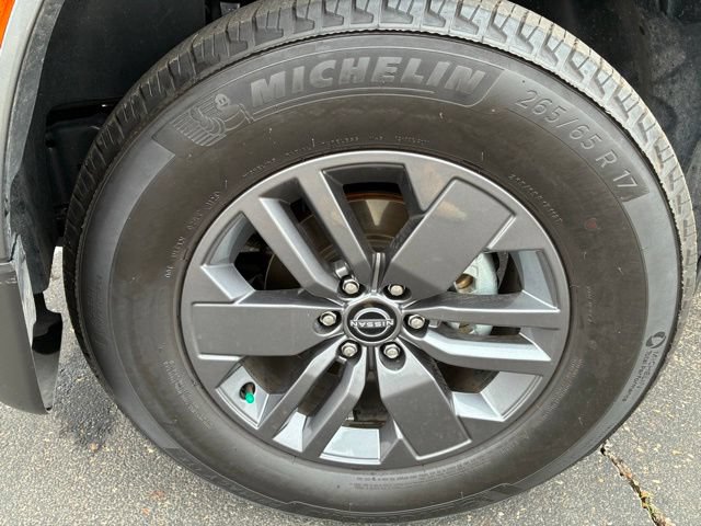 Certified 2025 Nissan Frontier SV w/ SV Convenience Package AWD/4WD image 13