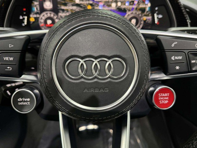 Used 2017 Audi R8 V10 w/ Carbon Exterior Package image 22