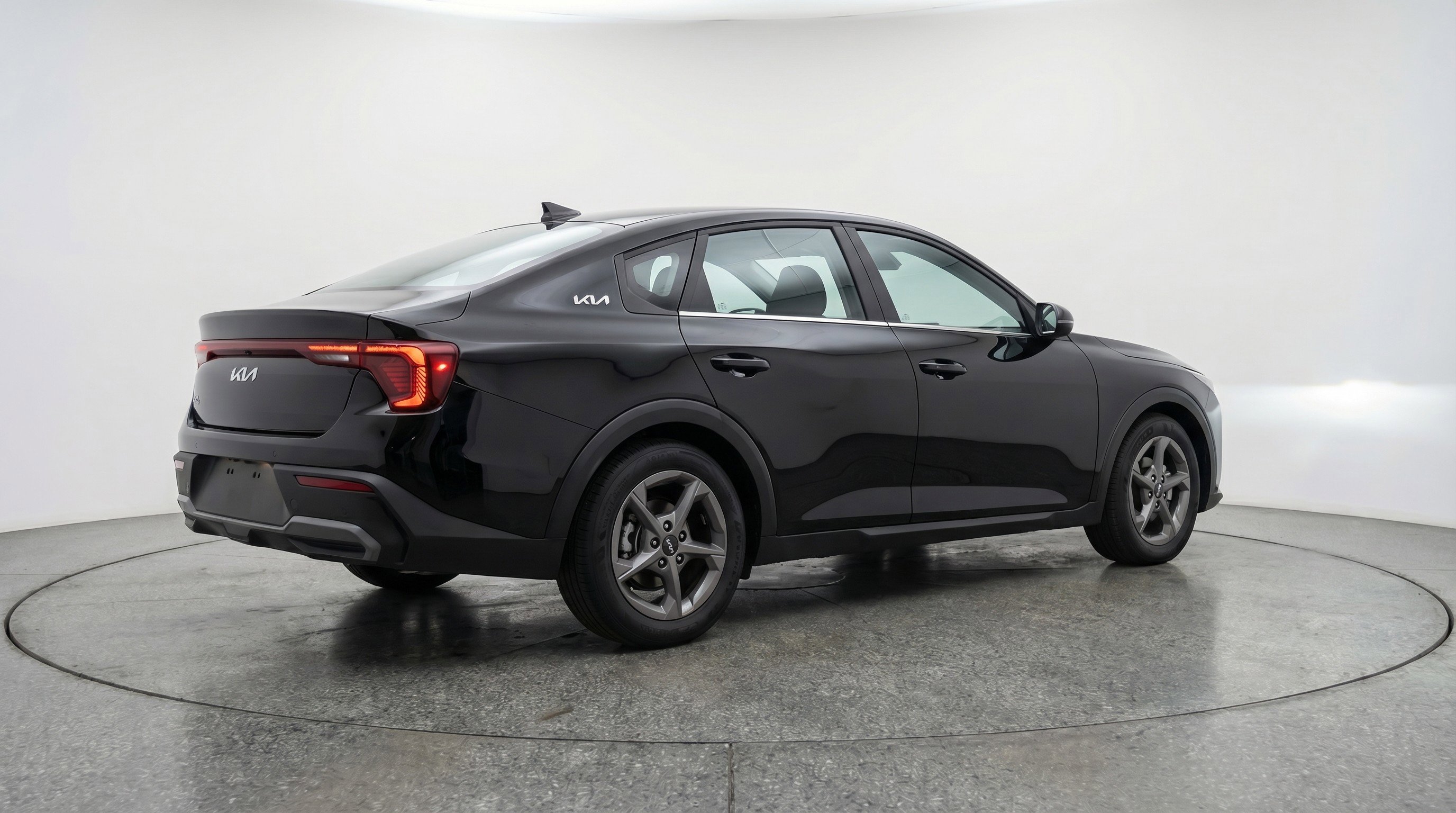 Used 2025 Kia K4 LXS FWD image 9