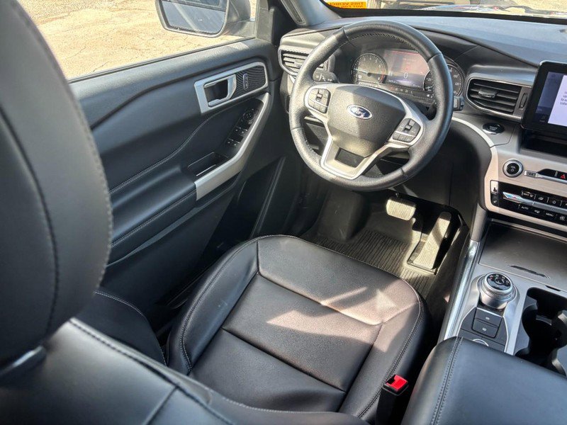 Used 2022 Ford Explorer XLT w/ Equipment Group 202A image 14