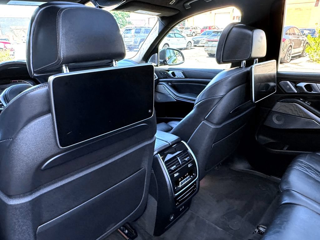 Used 2019 BMW X7 xDrive50i w/ Dynamic Handling Package AWD/4WD image 39