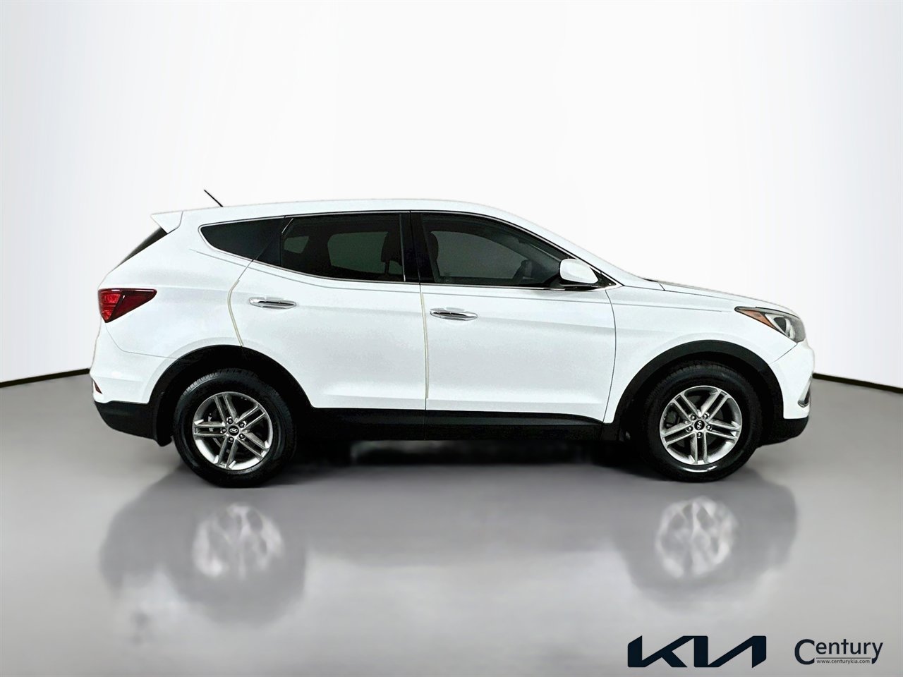 Used 2018 Hyundai Santa Fe Sport w/ Cargo Package FWD image 4