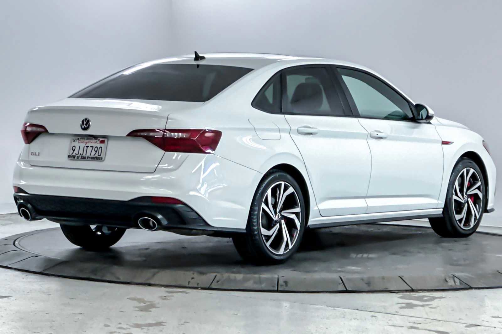 Used 2022 Volkswagen Jetta GLI Autobahn image 2