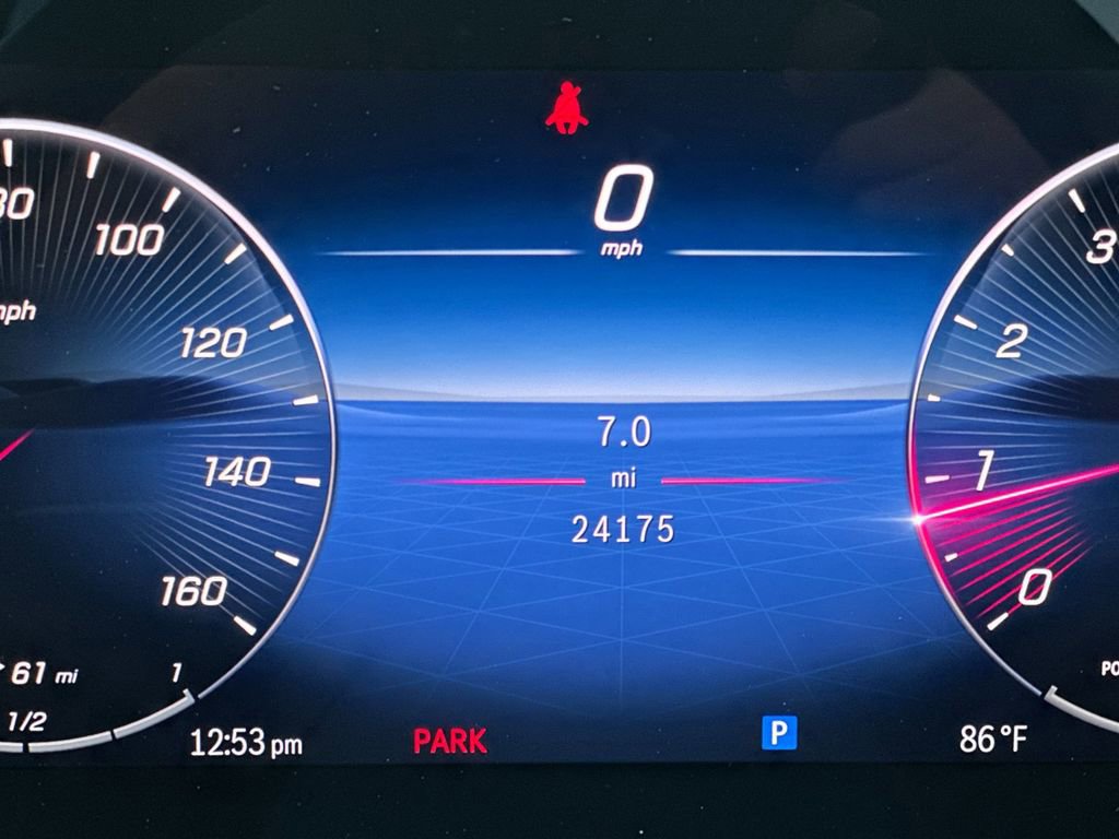 Used 2024 Mercedes-Benz GLC 300 image 27