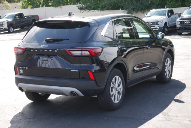 Used 2023 Ford Escape Active AWD/4WD image 11