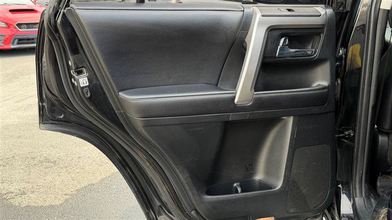 Used 2017 Toyota 4Runner Limited AWD/4WD image 38