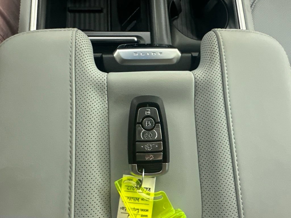 New 2027 Ford Expedition Platinum w/ Platinum Ultimate Package AWD/4WD image 40