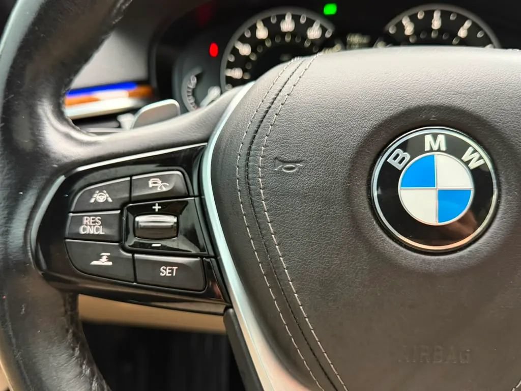 Used 2019 BMW 530i xDrive AWD/4WD image 25