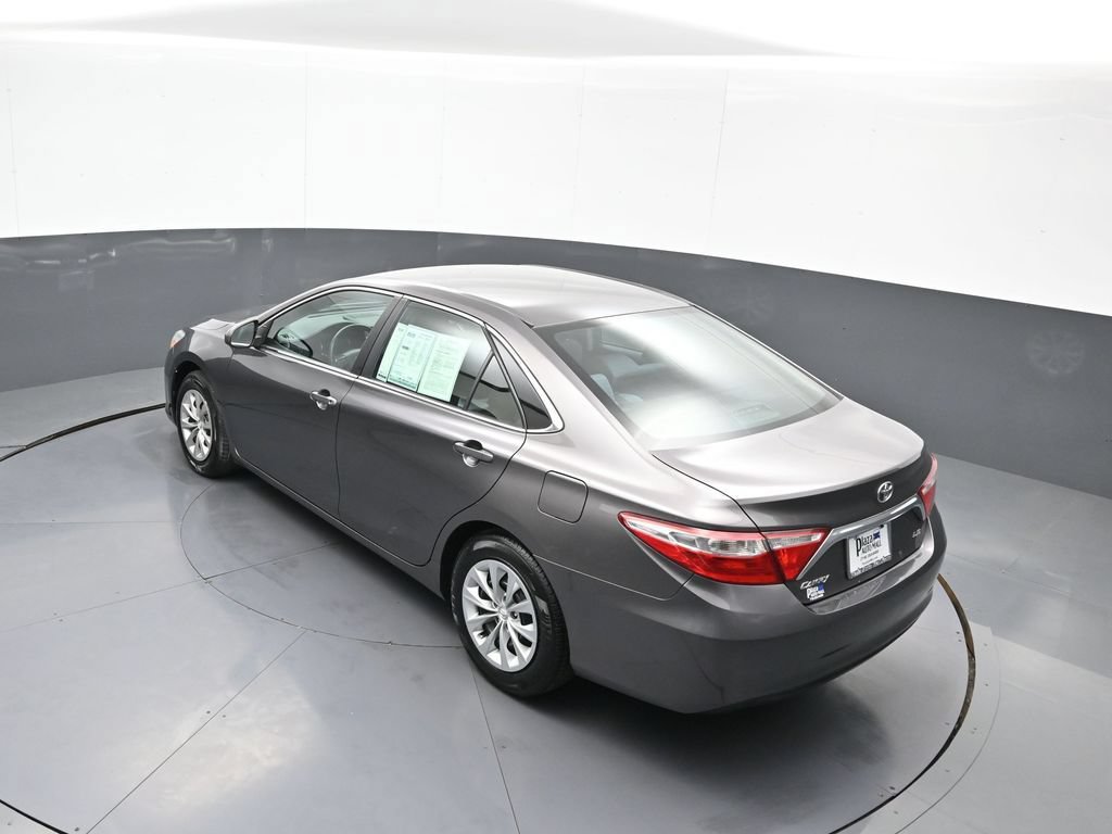 Used 2016 Toyota Camry LE FWD image 39