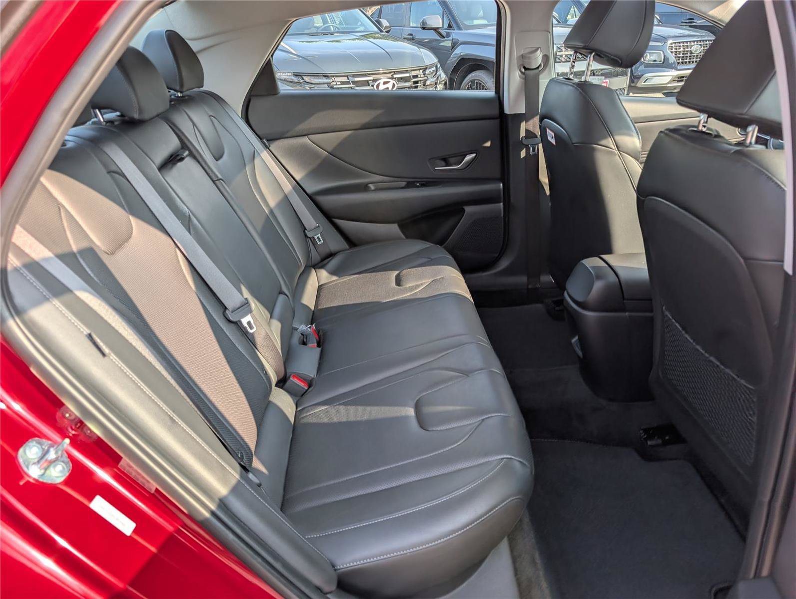 Used 2025 Hyundai Elantra Limited FWD image 12