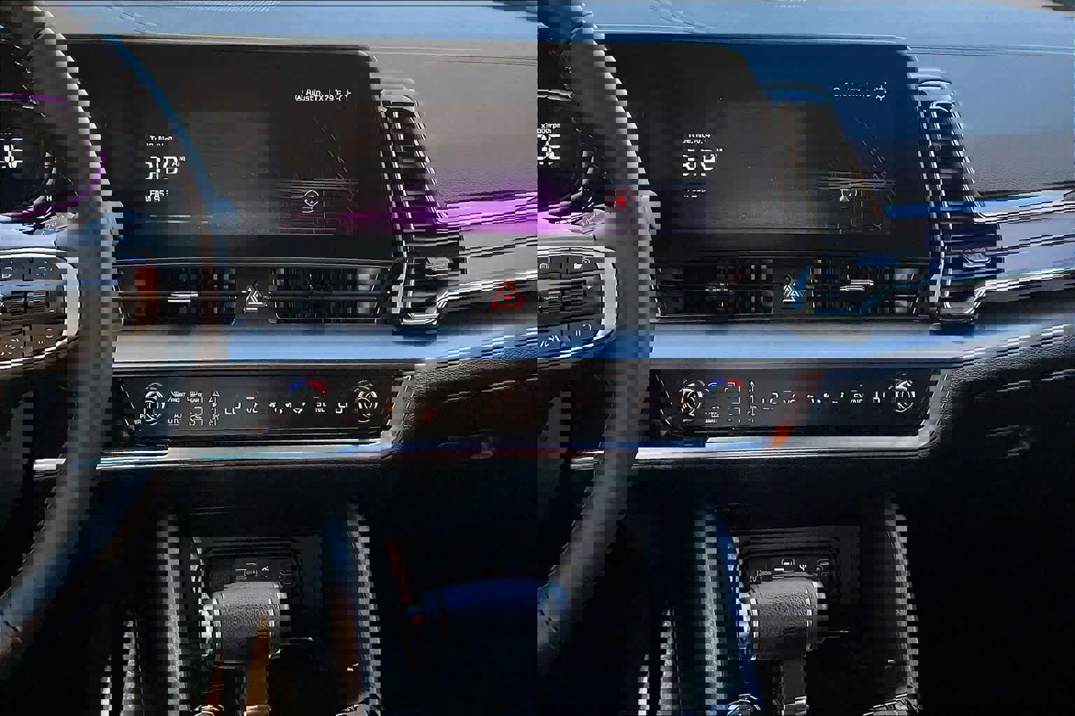 Used 2025 Kia Sportage EX image 6