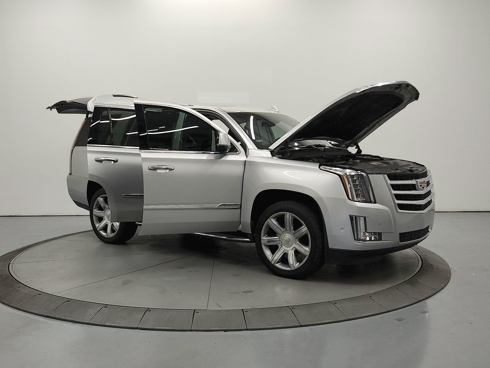 Used 2017 Cadillac Escalade Luxury AWD/4WD image 10