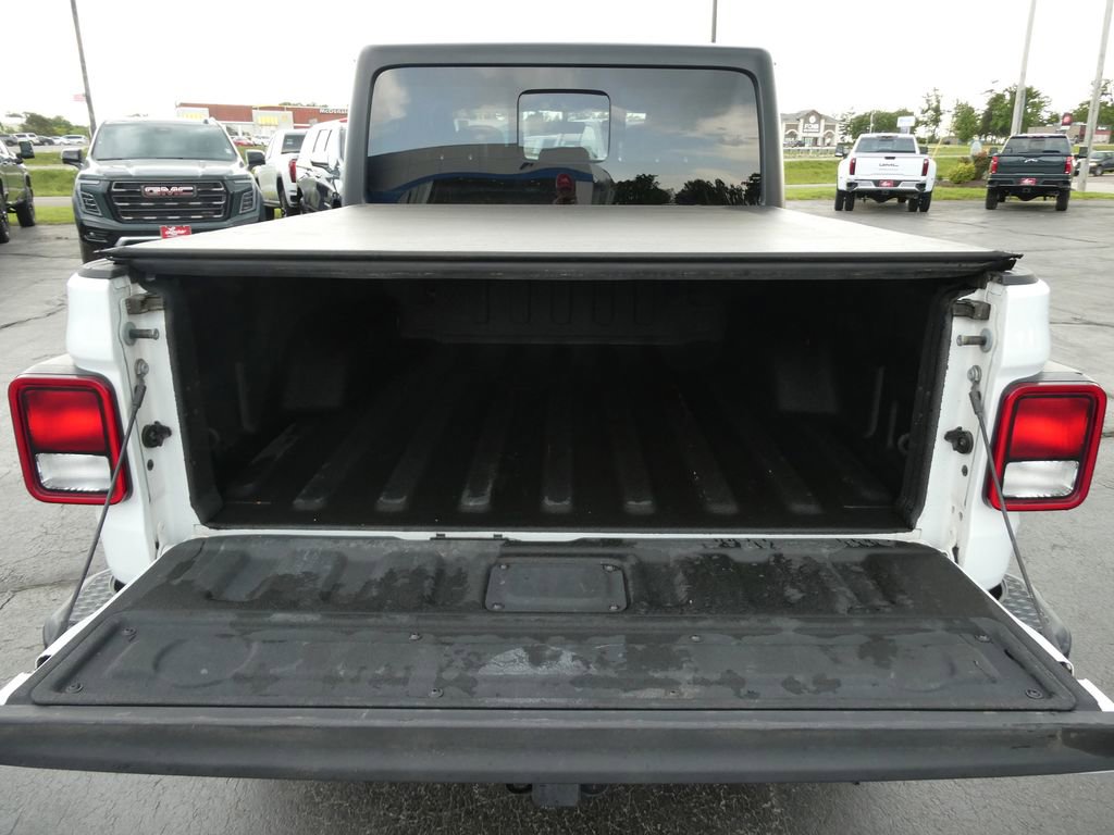Used 2023 Jeep Gladiator Mojave w/ Cold Weather Group AWD/4WD image 19