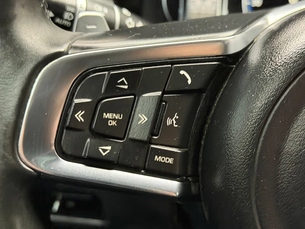 Used 2018 Jaguar XE S RWD image 29
