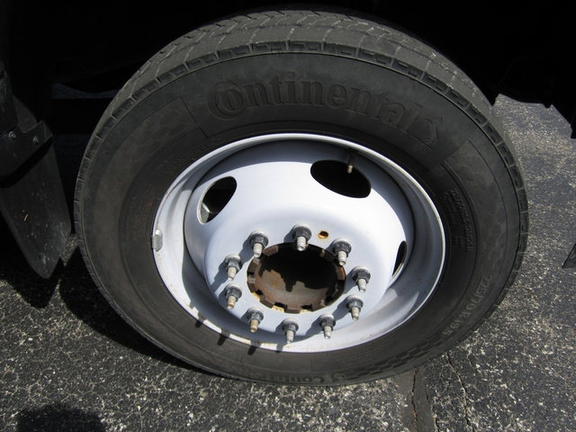 Used 2024 Ford F550 2WD Regular Cab Super Duty w/ XL Chrome Package image 23