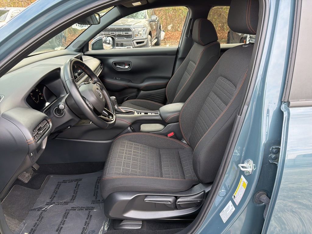 Used 2025 Honda HR-V Sport image 13