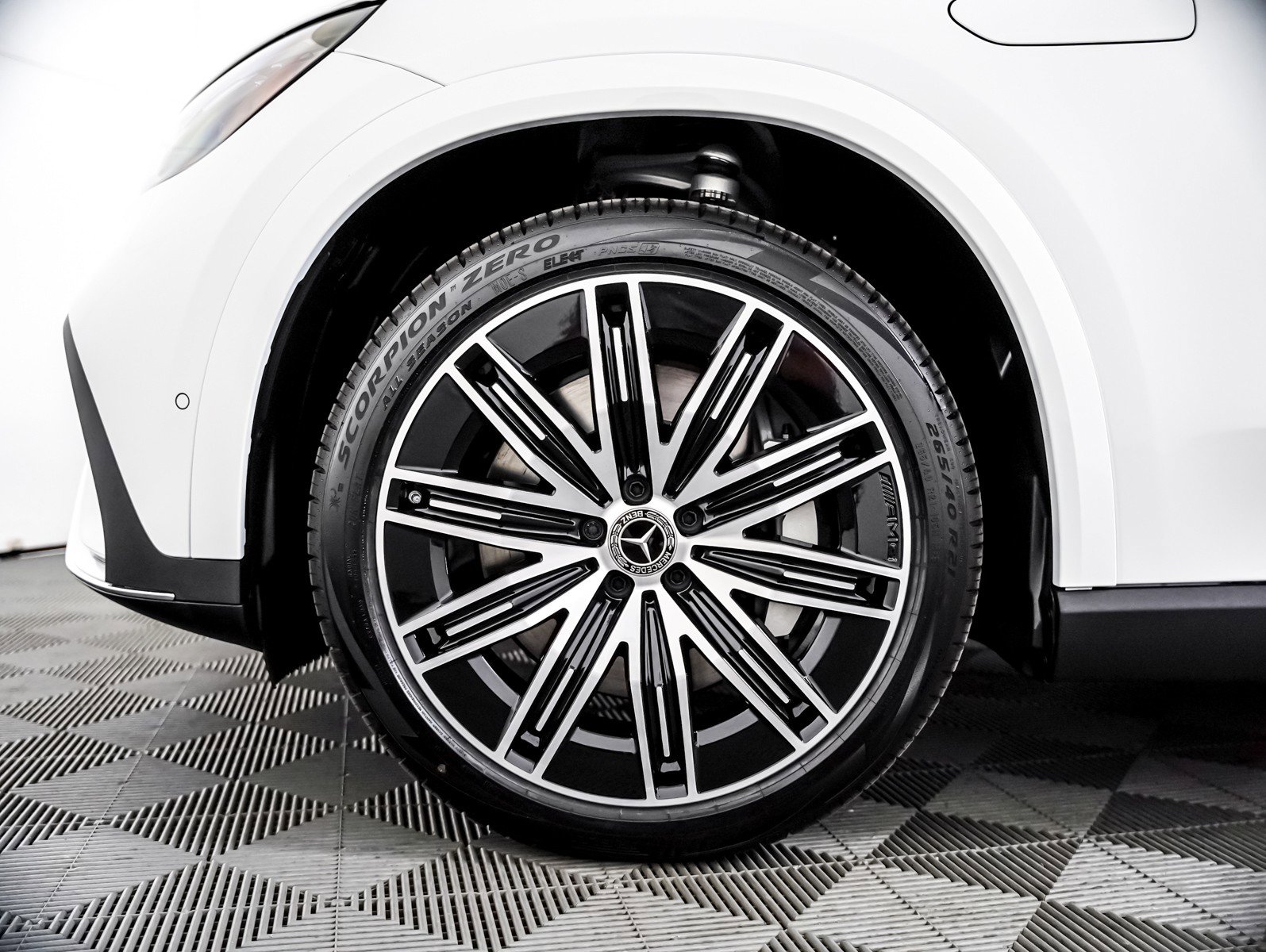 New 2026 Mercedes-Benz EQE 320 4MATIC SUV image 3