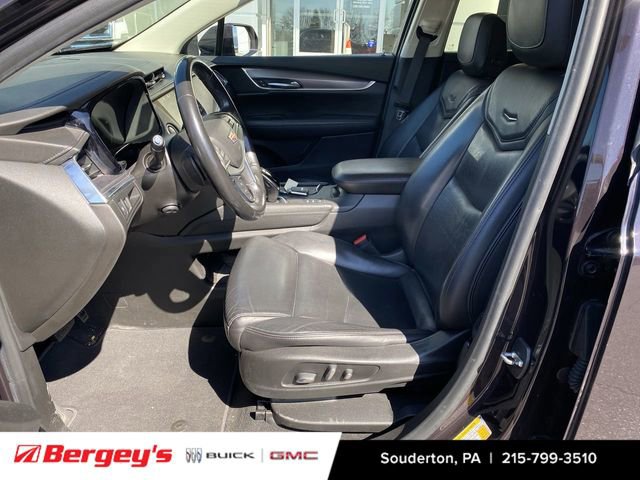 Used 2018 Cadillac XT5 Luxury w/ Driver Awareness Package image 4