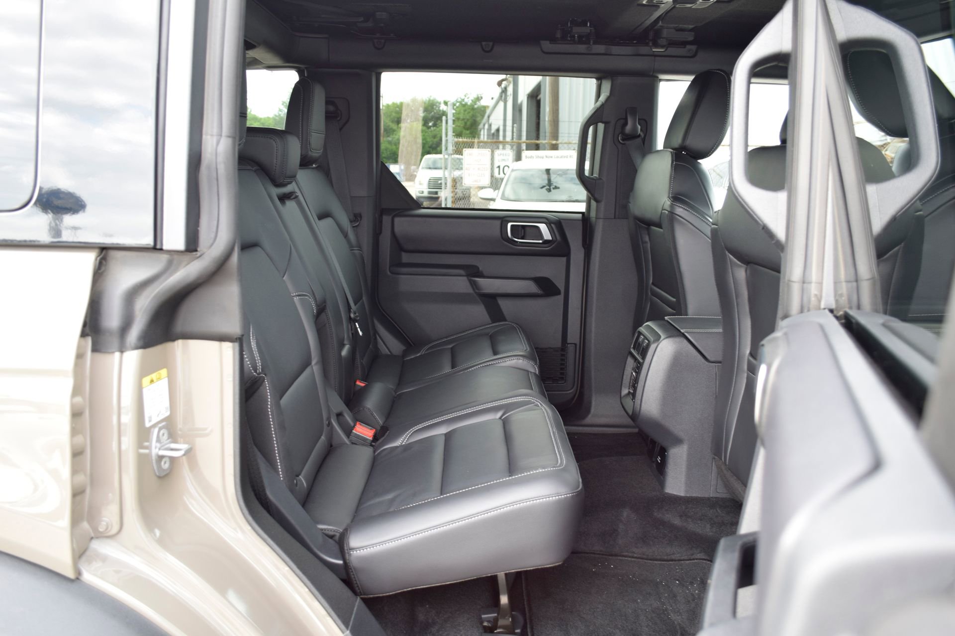 Used 2025 Ford Bronco Outer Banks AWD/4WD image 20
