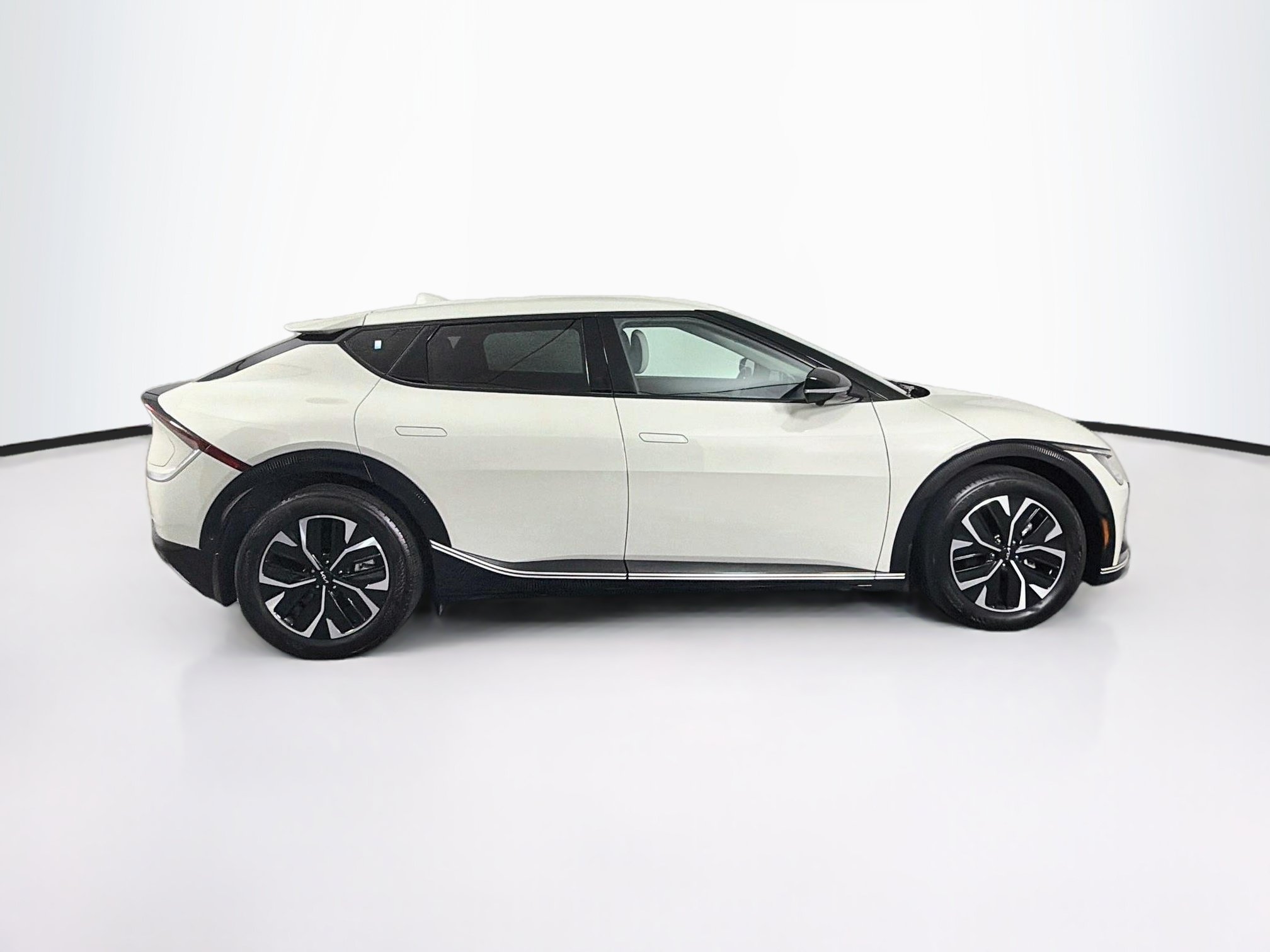 Used 2024 Kia EV6 Wind w/ Wind Technology Package AWD/4WD image 10