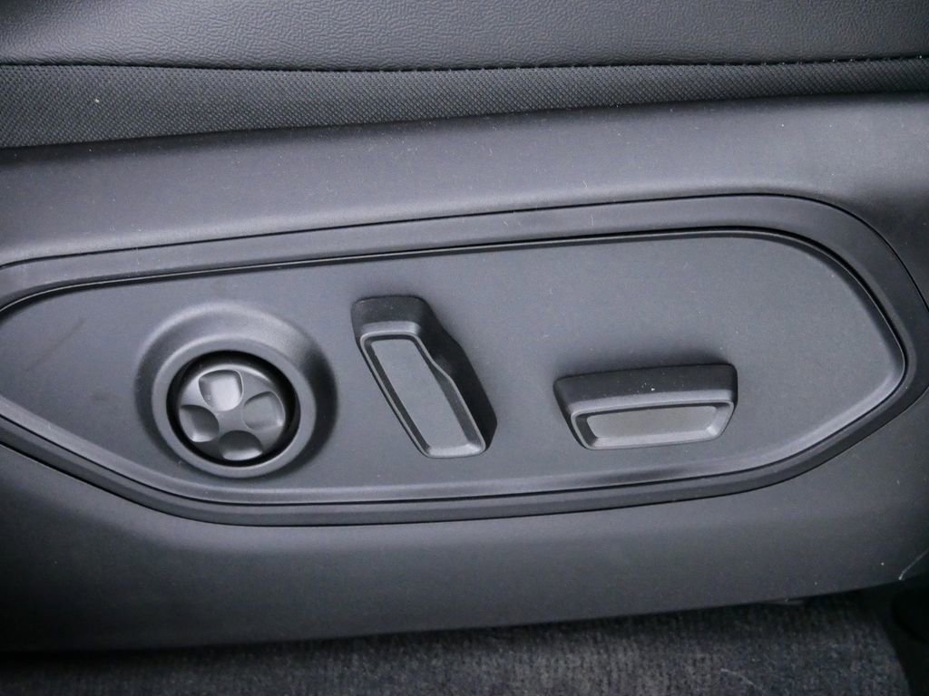 Certified 2024 Jeep Grand Cherokee Limited w/ Black Appearance Package image 26